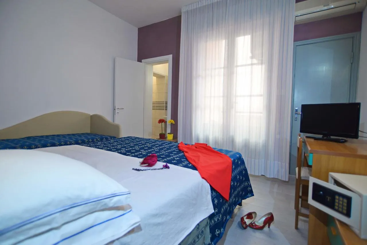 Hotel Iride Suite & Breakfast- Ideale Per Famiglie E Coppie 리치오네
