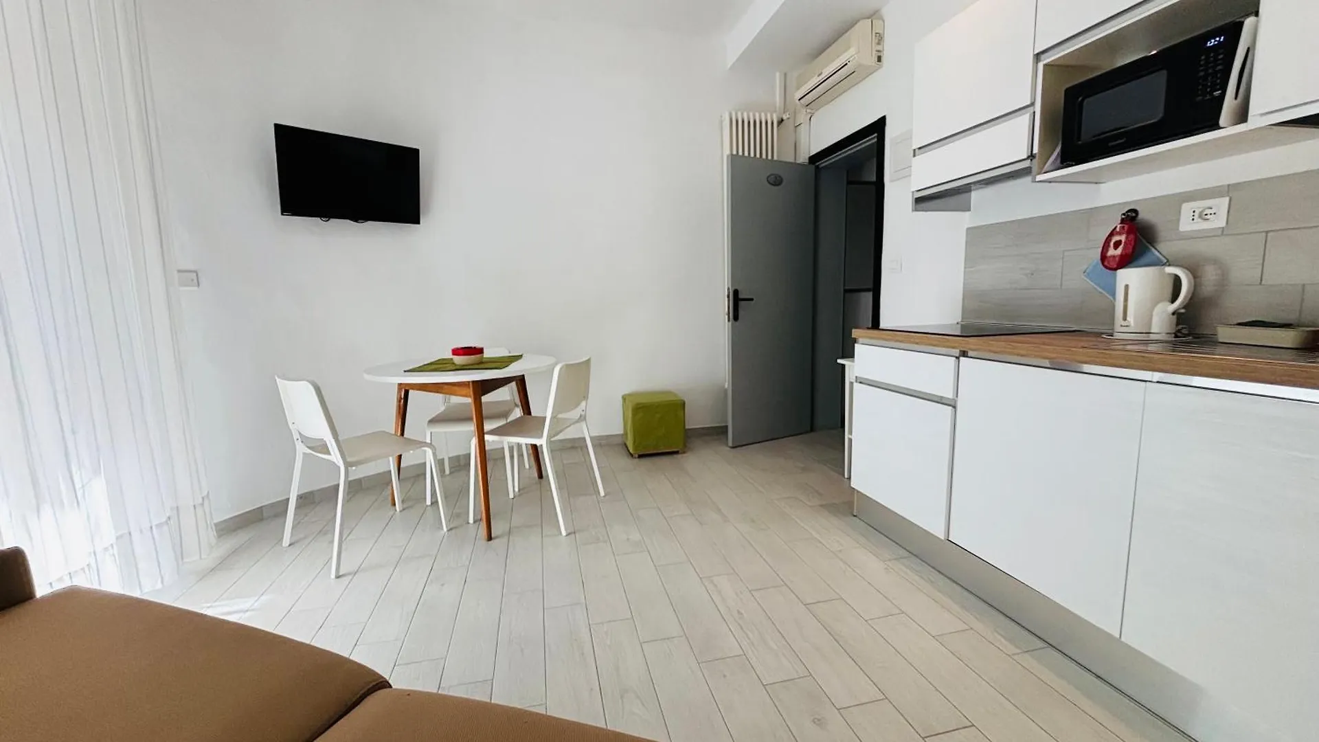 Hotel Iride Suite & Breakfast- Ideale Per Famiglie E Coppie Riccione