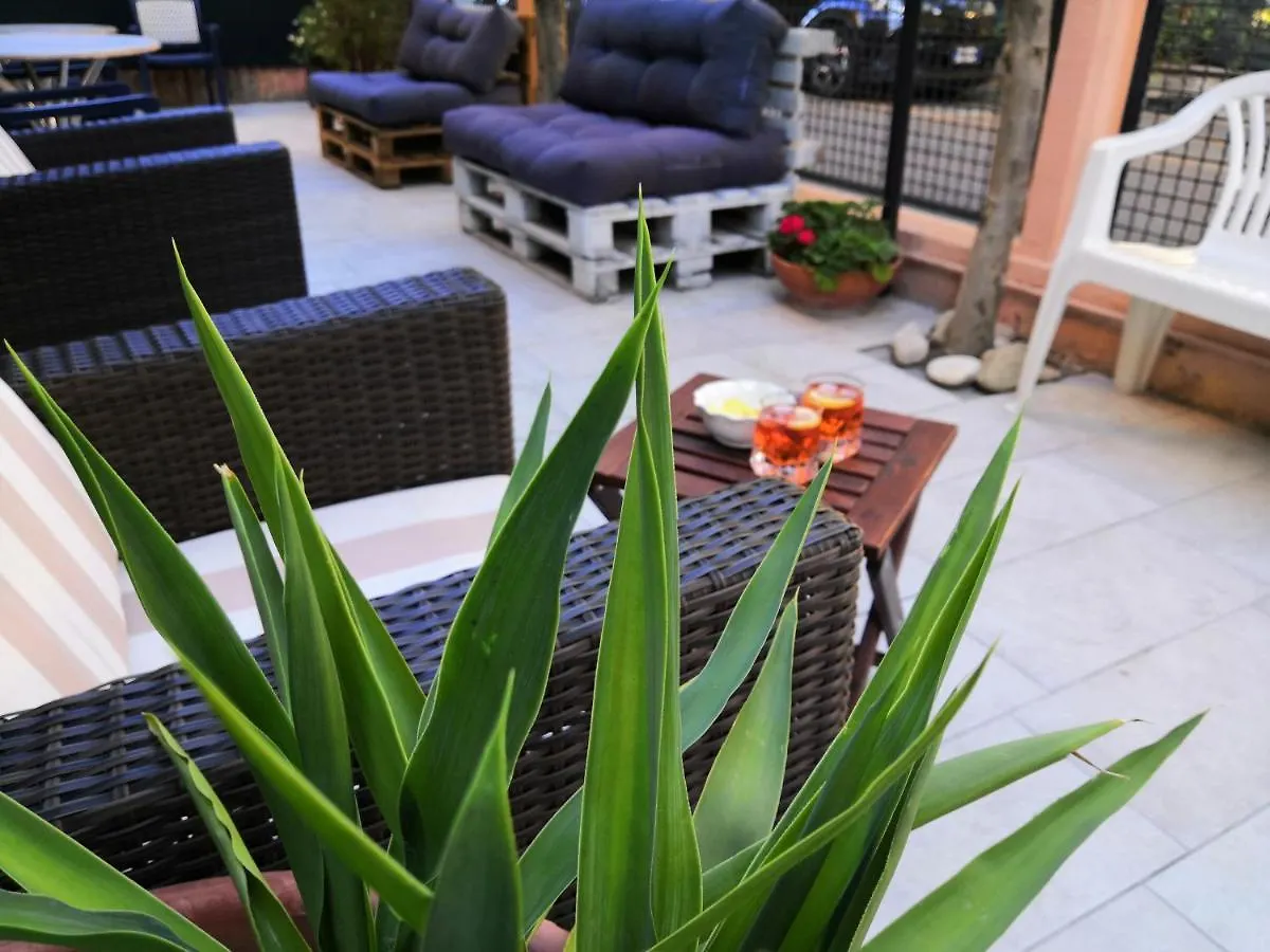 Hotel Iride Suite & Breakfast- Ideale Per Famiglie E Coppie Riccione 2*,
