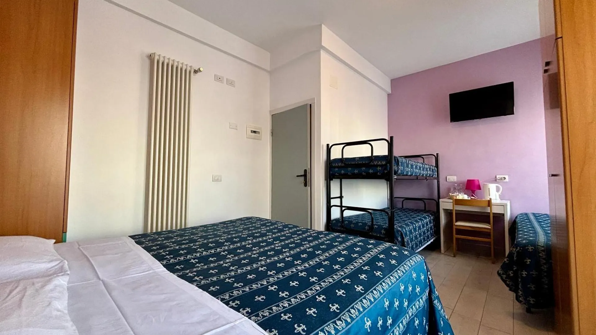 Hotel Iride Suite & Breakfast- Ideale Per Famiglie E Coppie Riccione Italy