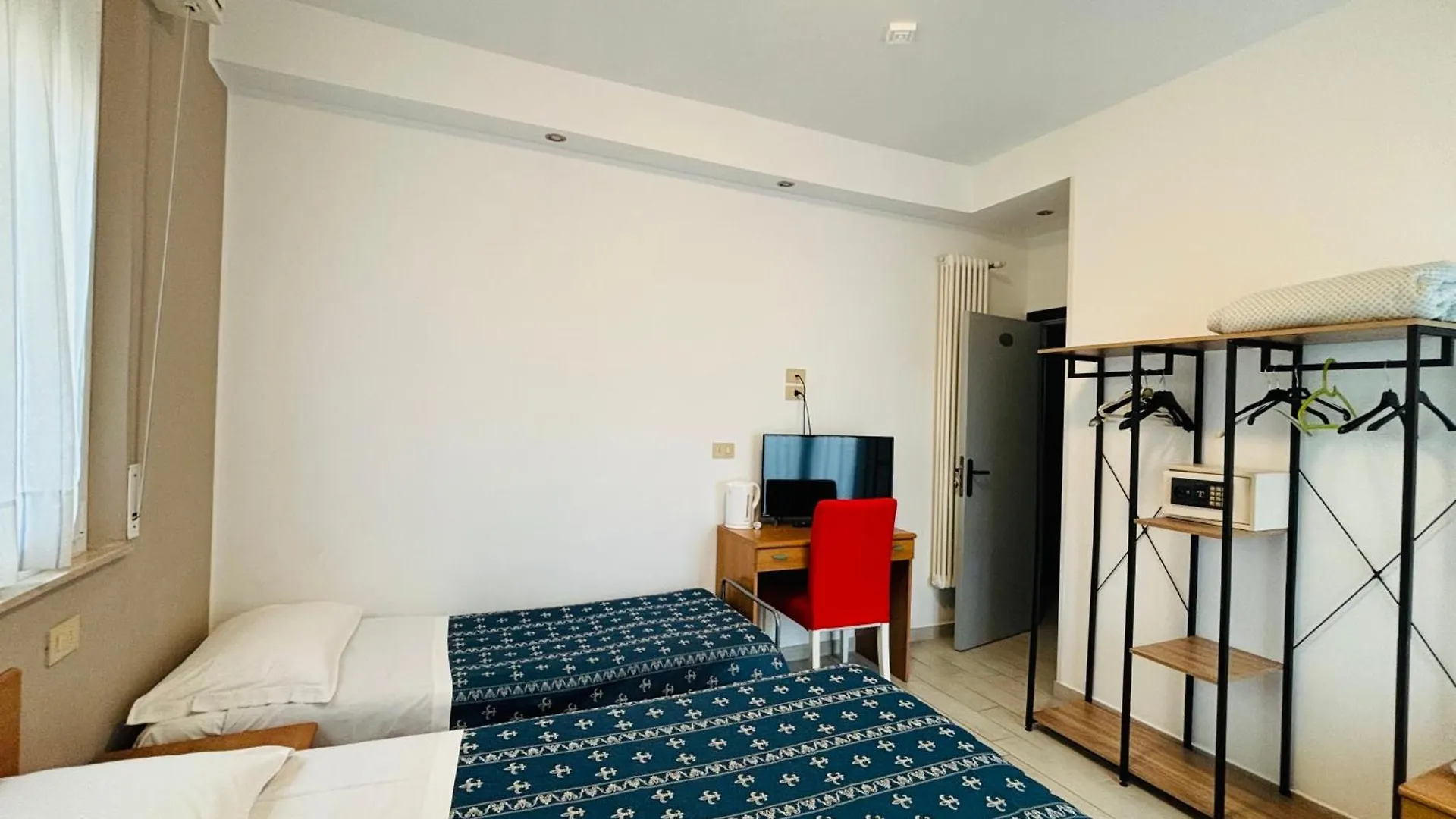 Hotel Iride Suite & Breakfast- Ideale Per Famiglie E Coppie Riccione