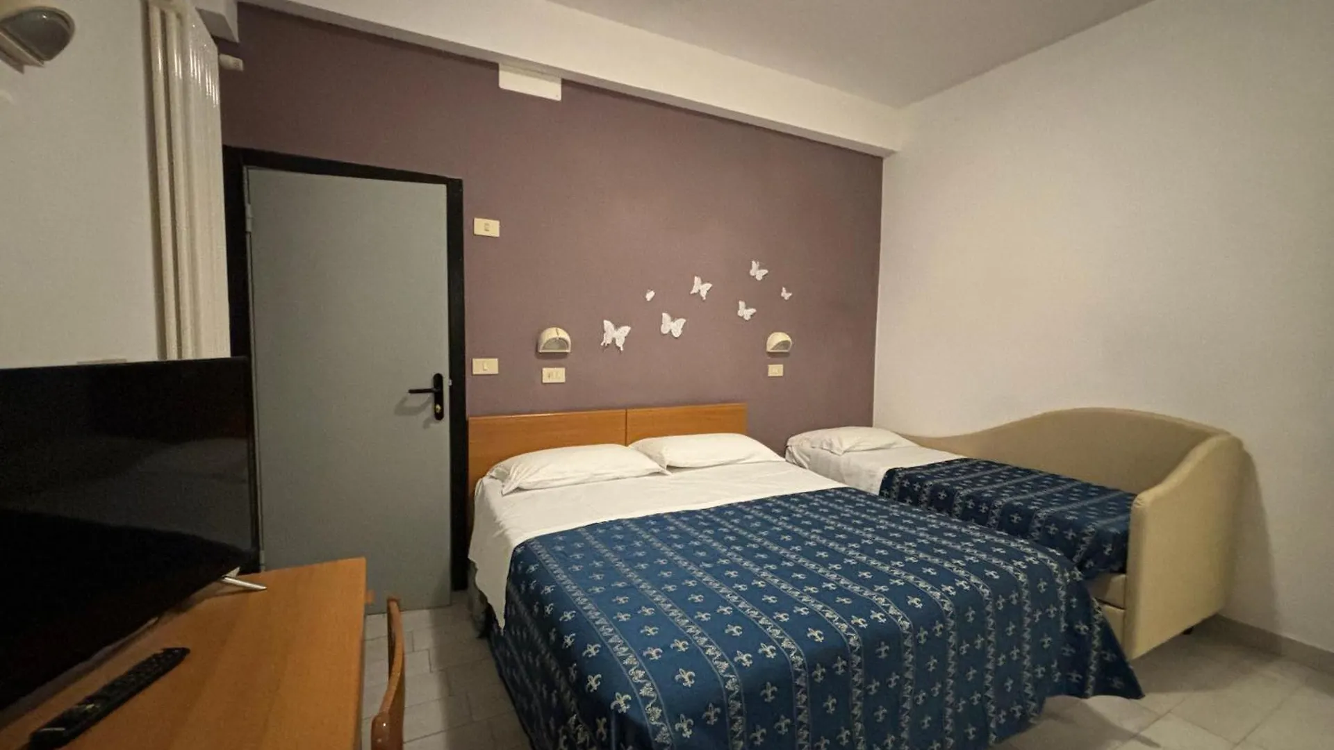 **  Hotel Iride Suite & Breakfast- Ideale Per Famiglie E Coppie Riccione Italy