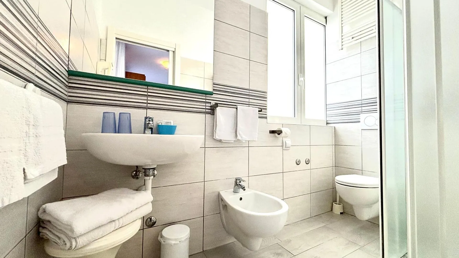 Hotel Iride Suite & Breakfast- Ideale Per Famiglie E Coppie Riccione
