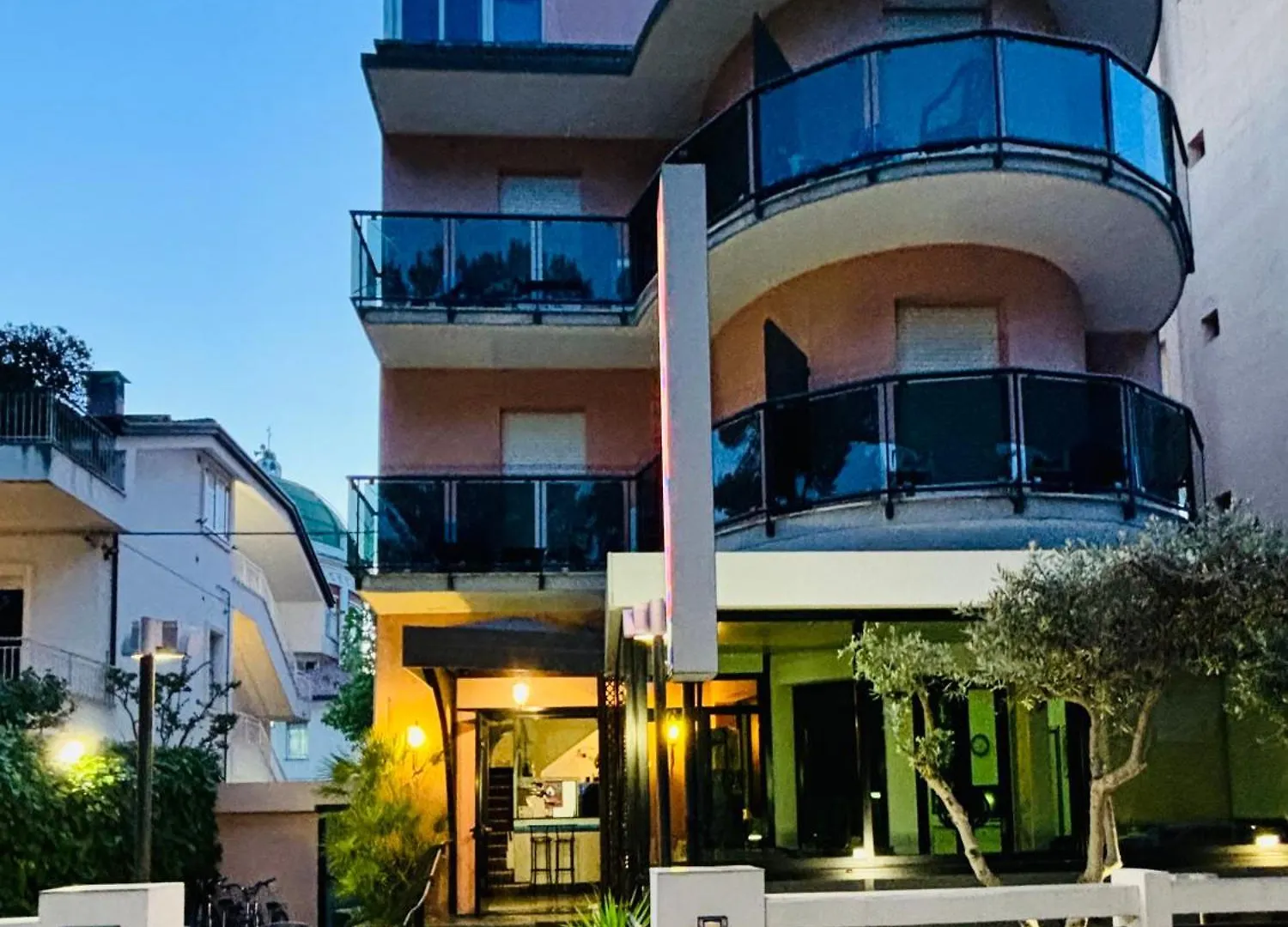 Hotel Iride Suite & Breakfast- Ideale Per Famiglie E Coppie Riccione