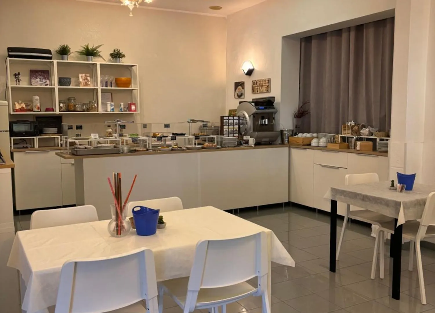 **  Hotel Iride Suite & Breakfast- Ideale Per Famiglie E Coppie Riccione Italy