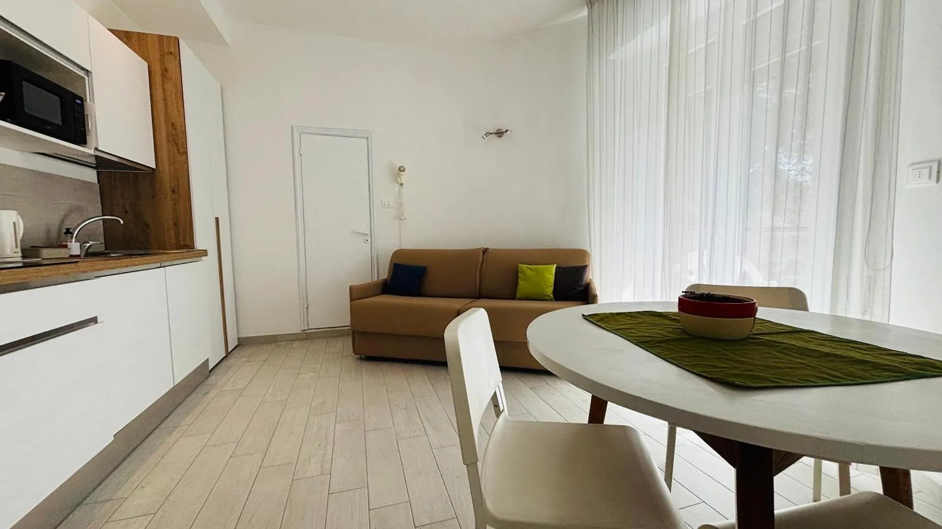 Hotel Iride Suite & Breakfast- Ideale Per Famiglie E Coppie Riccione