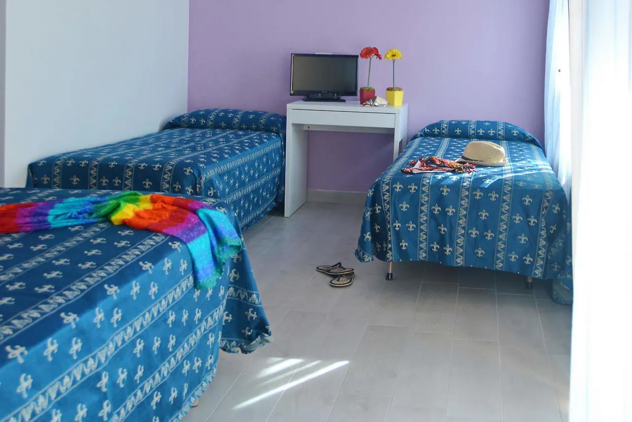 Hotel Iride Suite & Breakfast- Ideale Per Famiglie E Coppie Riccione